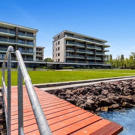 Lake Side Luxury Steps To The Lake Lela - Happy Rentals 발라톤엘 외부 사진
