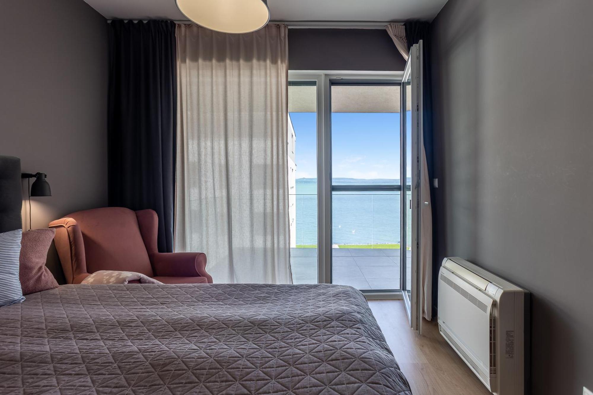 Lake Side Luxury Steps To The Lake Lela - Happy Rentals 발라톤엘 외부 사진